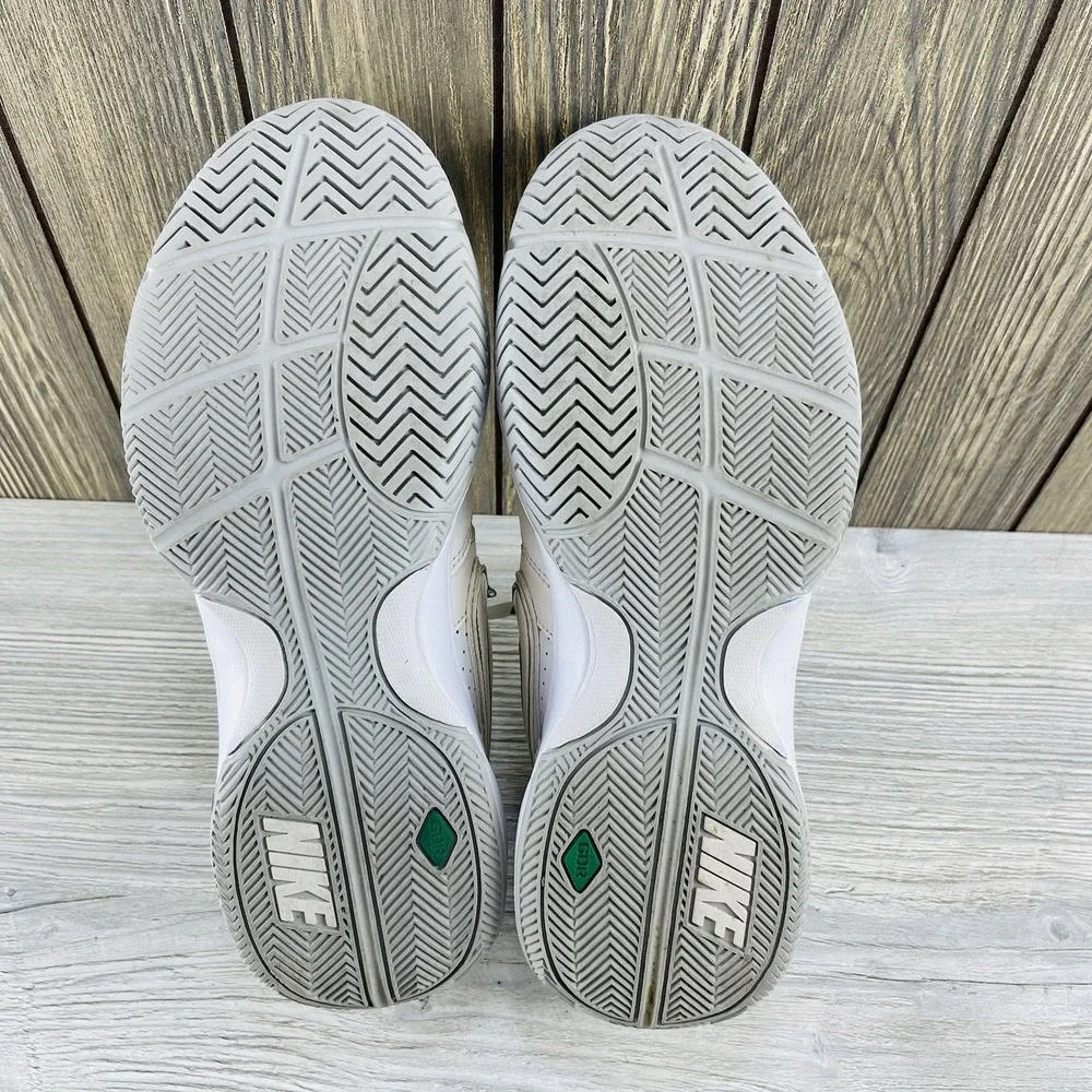 Nike Women City Court Low Top White Sneakers Size 9.5 White Silver Athletic